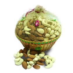 cashew ,Almond and pista basket